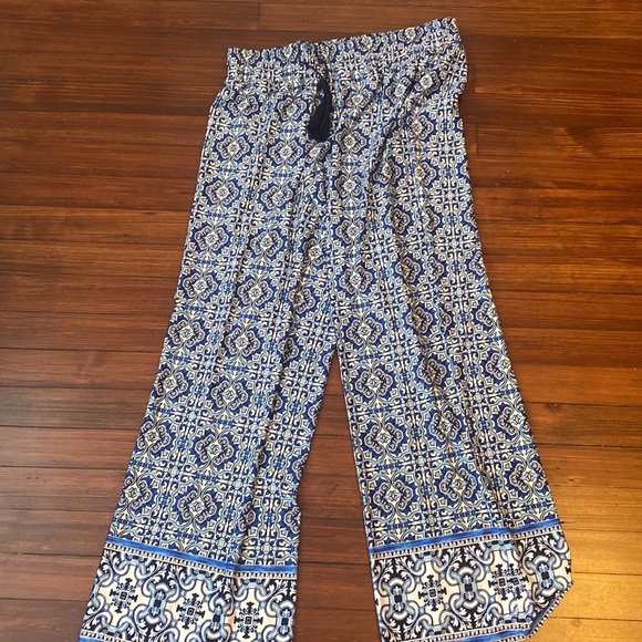 New directions patterned flowy pants - Picture 4 of 4